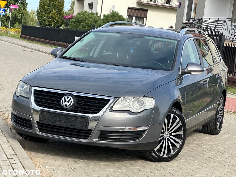 Volkswagen Passat - 1