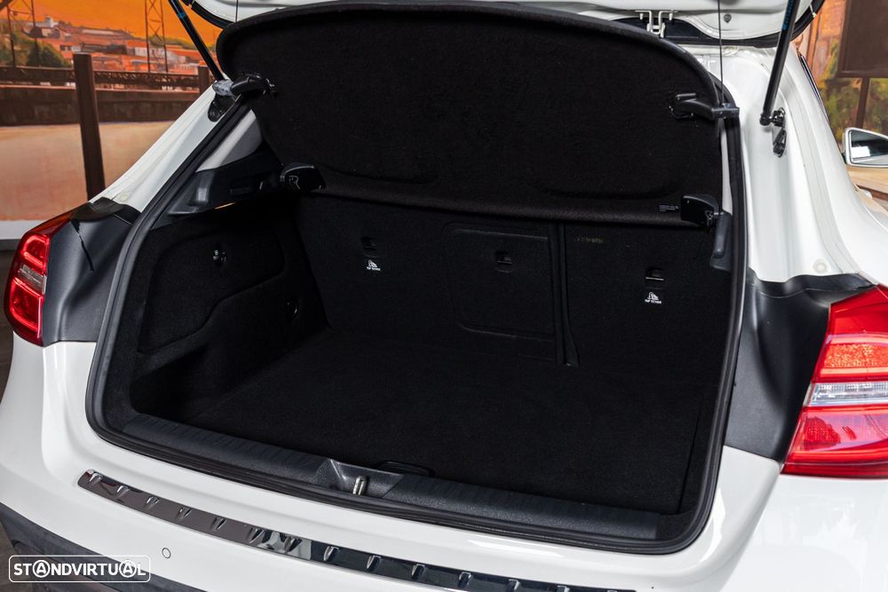 Mercedes-Benz GLA 200 d Urban - 20