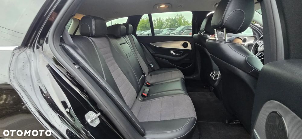 Mercedes-Benz Klasa E 220 d 9G-TRONIC - 36