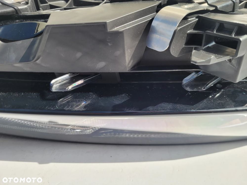 Skoda Octavia IV lift lampa przod prawa full led - 13