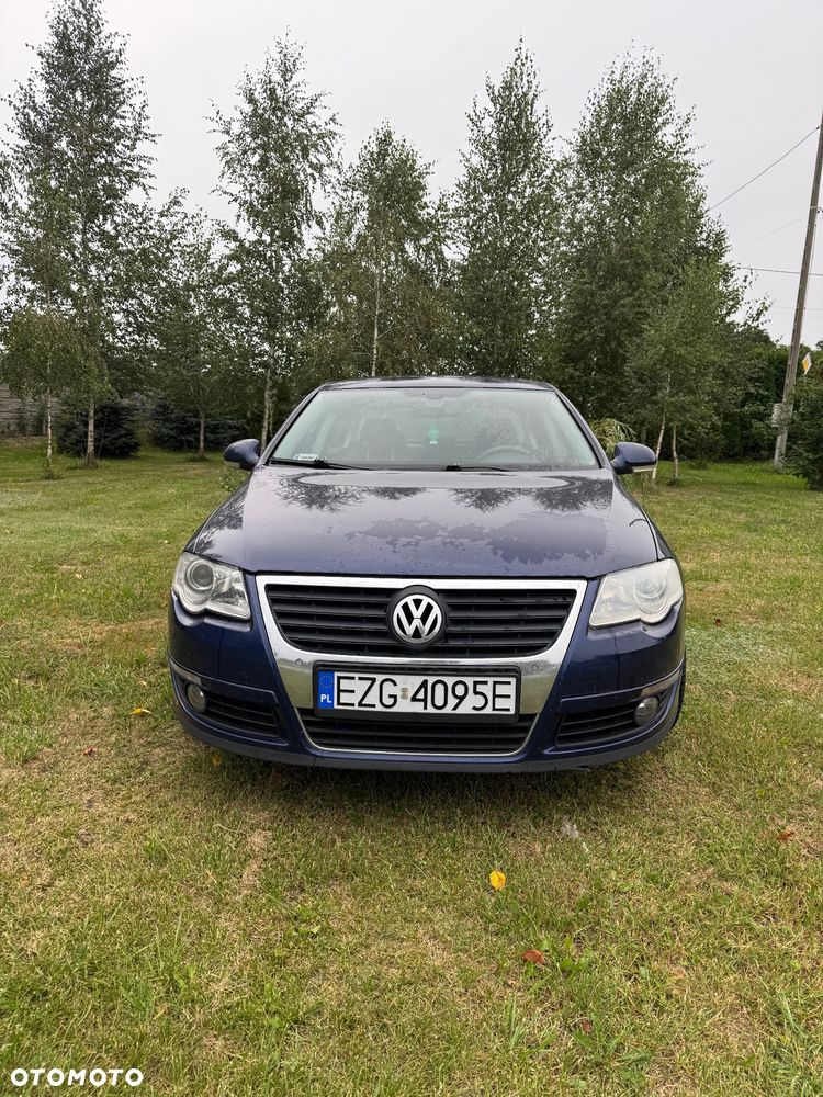 Volkswagen Passat - 2