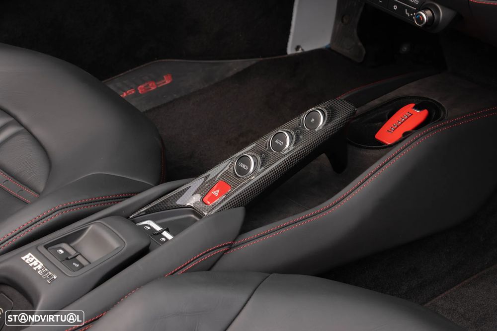 Ferrari F8 Tributo Standard - 39