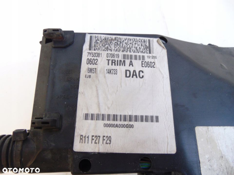 SKRZYNKA BEZPIECZNIKÓW FORD FOCUS MK2 1.6 TDCI 06R - 4