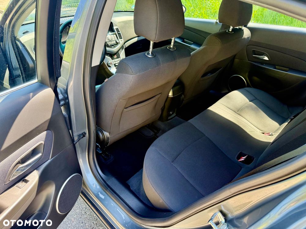 Chevrolet Cruze - 13