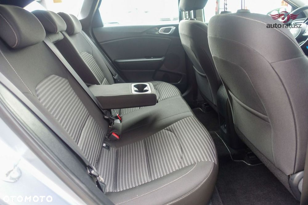 Kia Ceed - 12