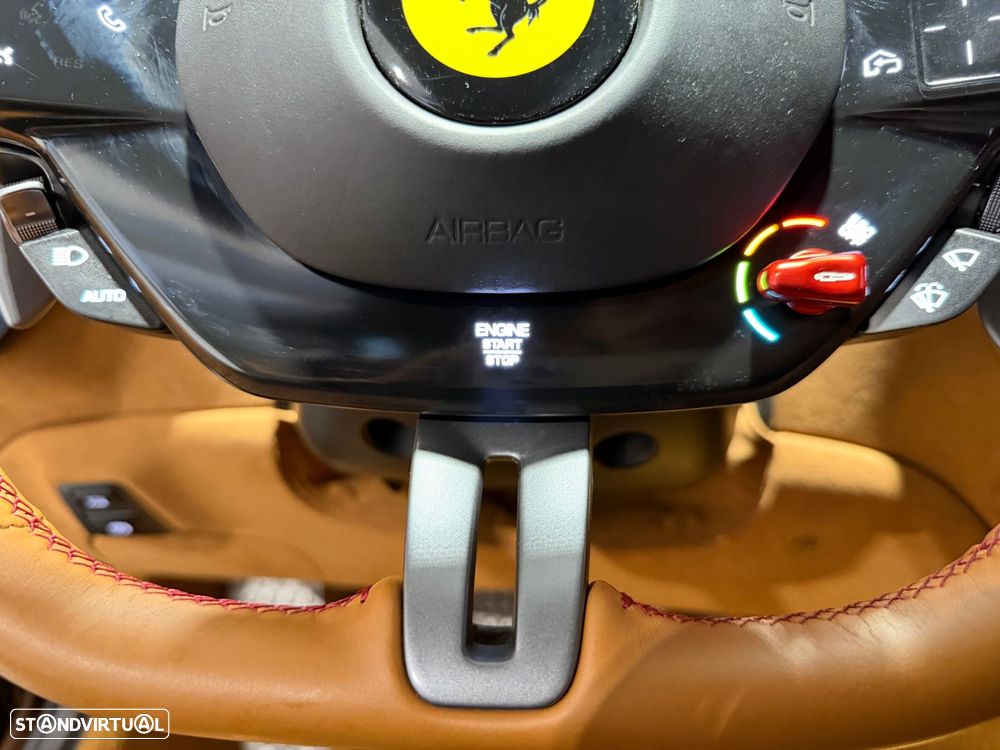 Ferrari Roma 3.9 Twin-Turbo V8 - 10