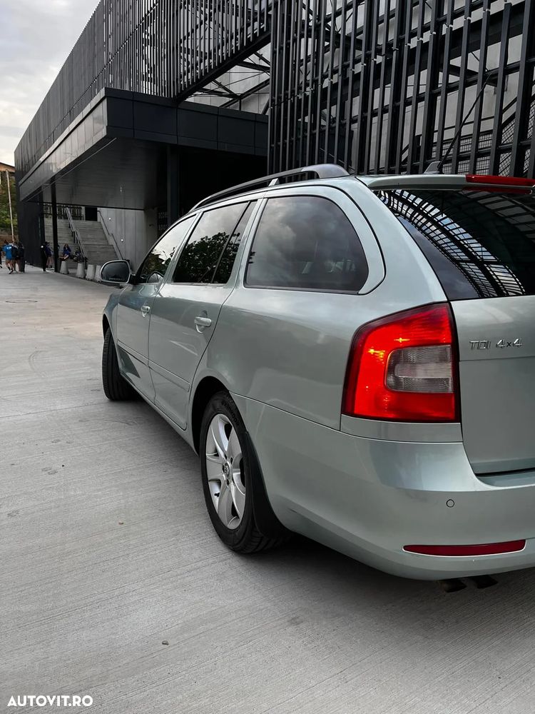 Skoda Octavia Combi 1.6 TDI Elegance 4x4 - 4