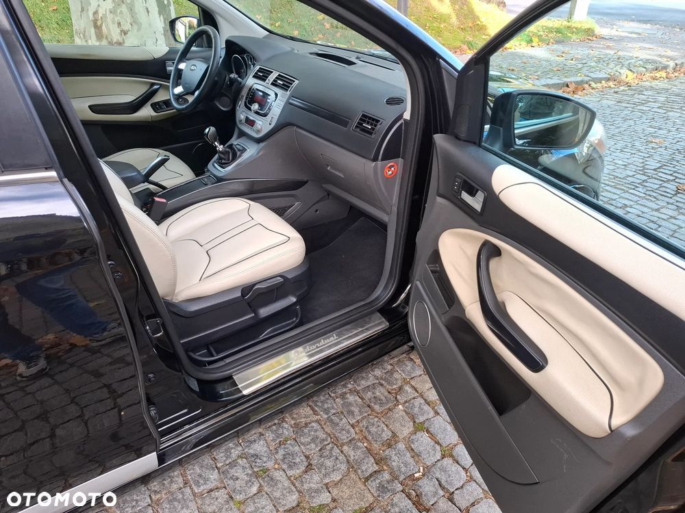 Ford Kuga - 10