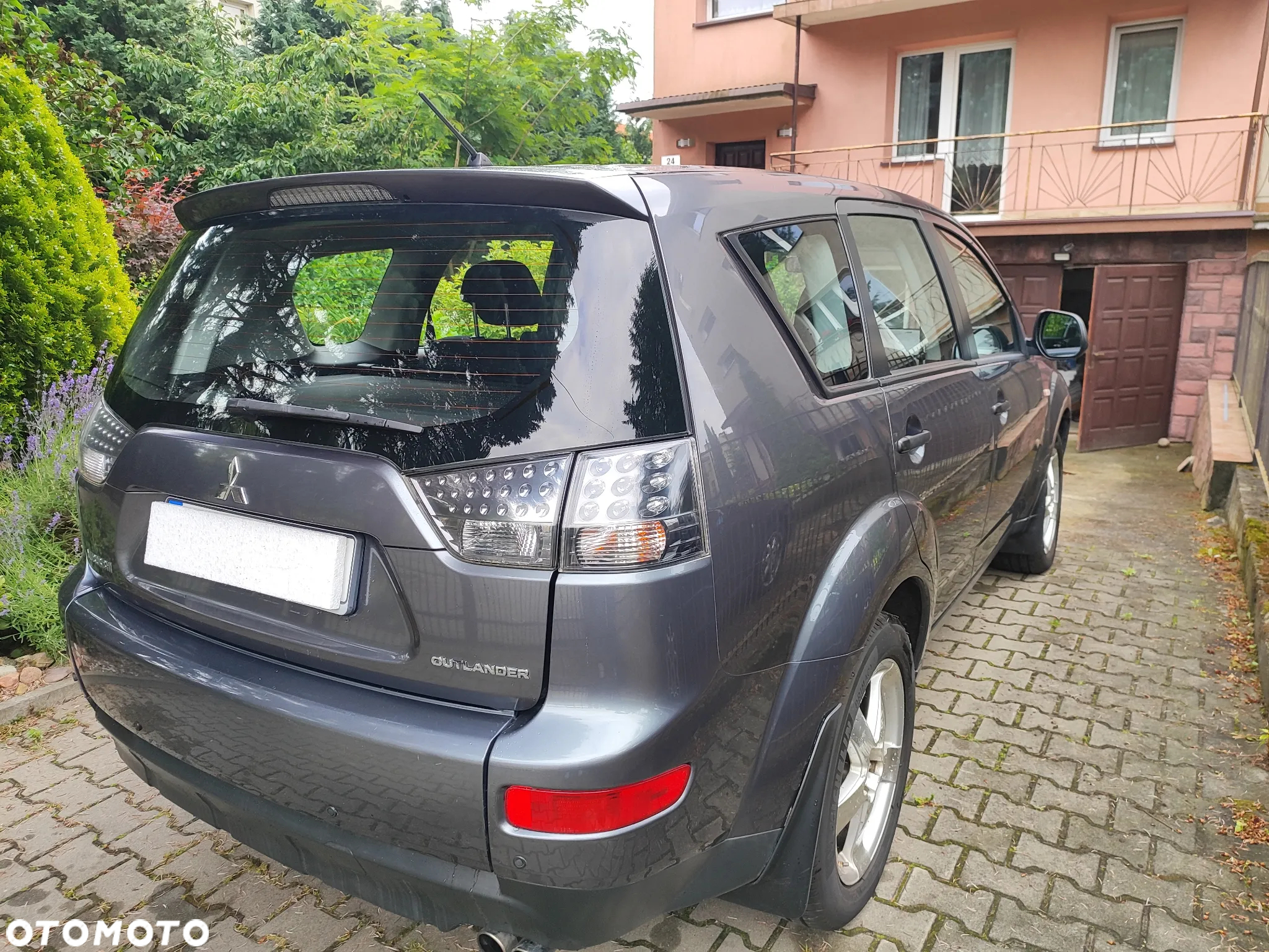 Mitsubishi Outlander 3.0 V6 XLS - 4