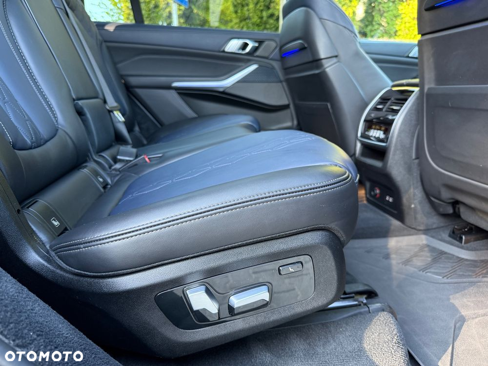 BMW X7 M50d sport - 36