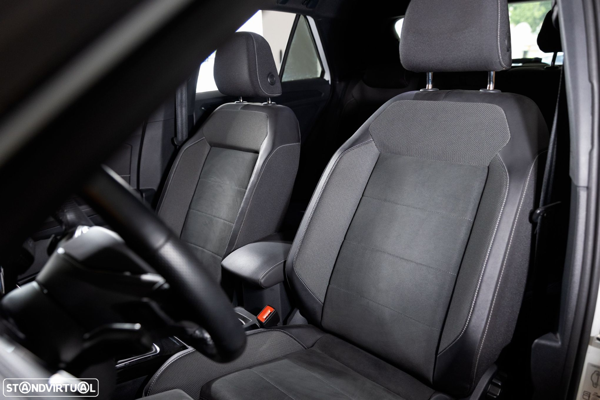 VW T-Roc 1.5 TSI R-Line DSG - 23