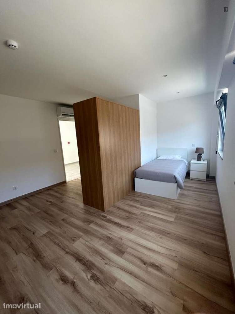 Residência com 22 quartos - localizado em Matosinhos Porto - Grande imagem: 2/6