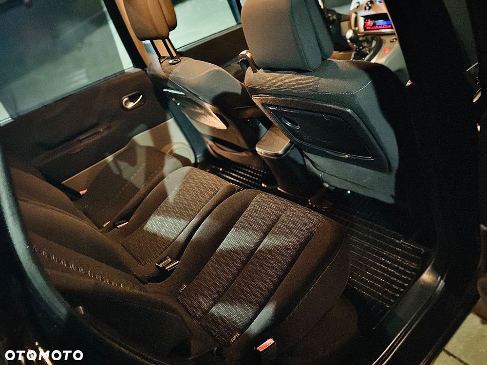 Renault Scenic 2.0 16V Emotion - 11