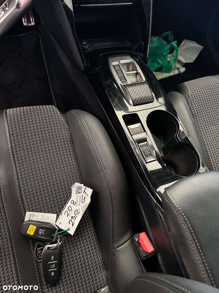Peugeot 208 PureTech 130 EAT8 GT Pack - 8