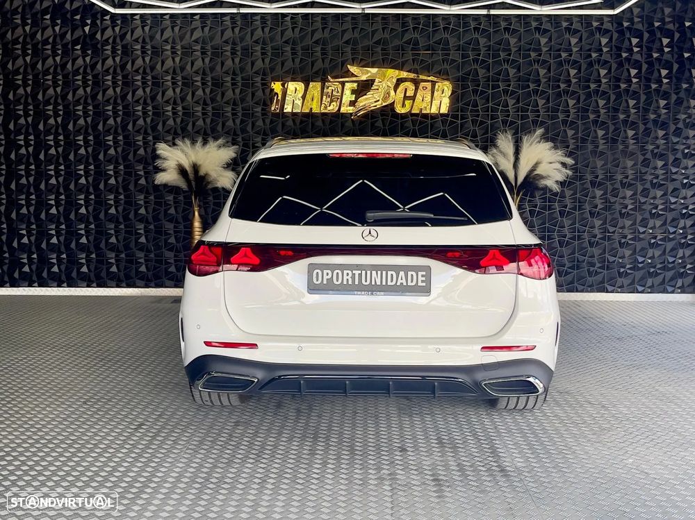 Mercedes-Benz E 300 de 9G-TRONIC AMG Line - 12