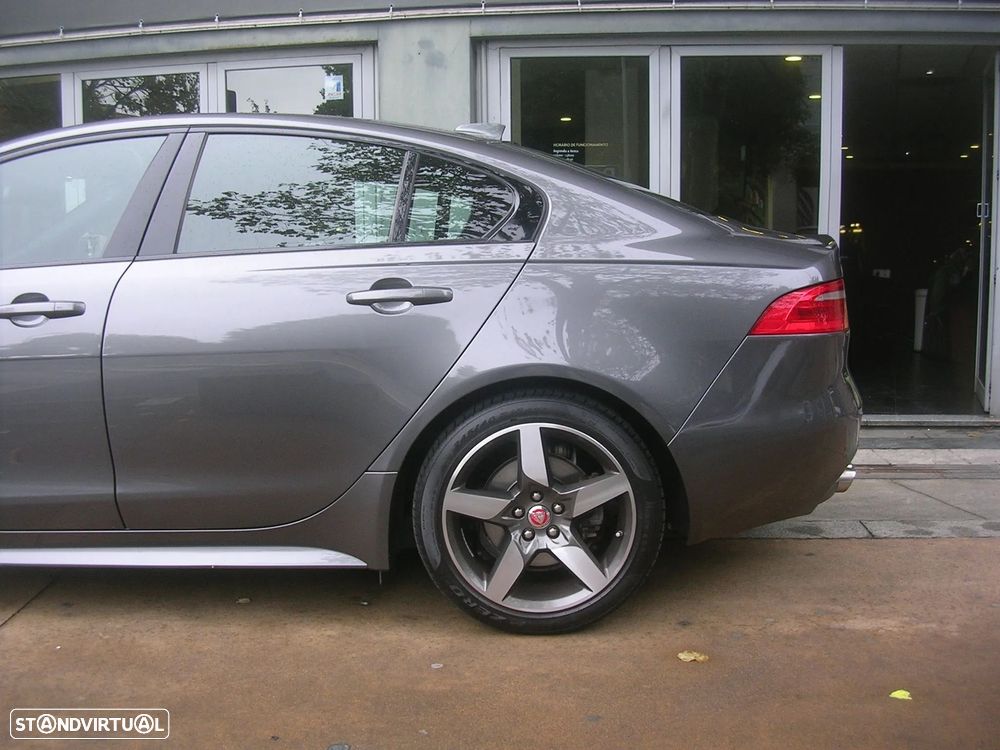 Jaguar XE 2.0 D R-Sport - 10