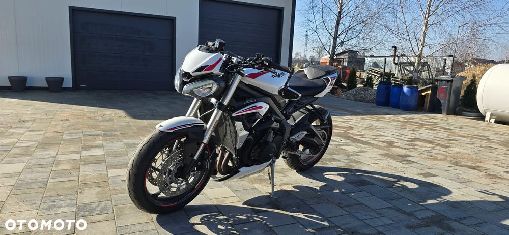 Triumph Street Triple - 7