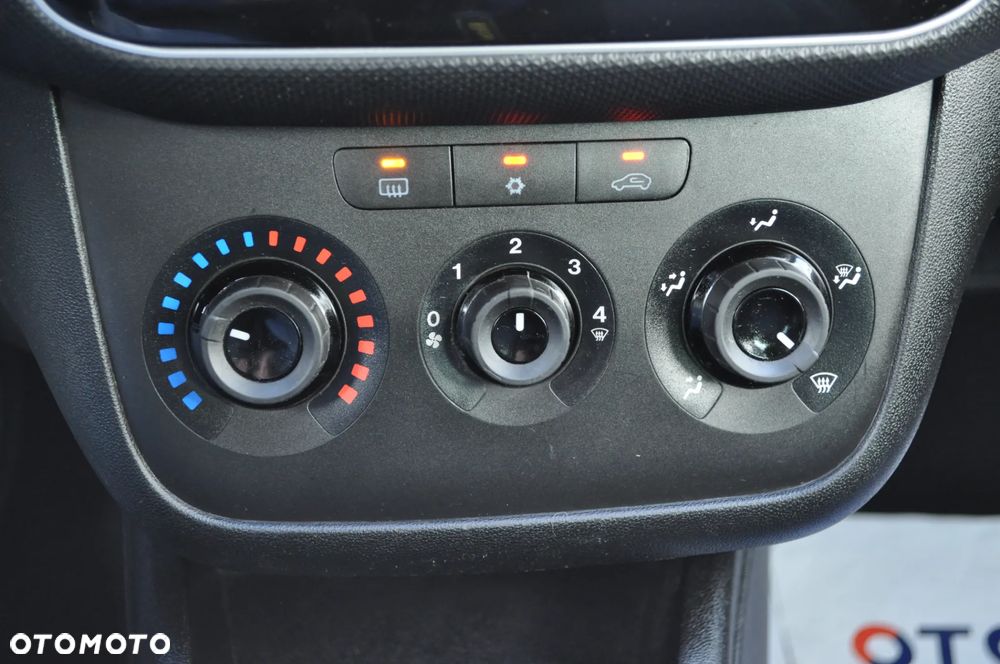 Fiat Punto 1.2 Young - 28