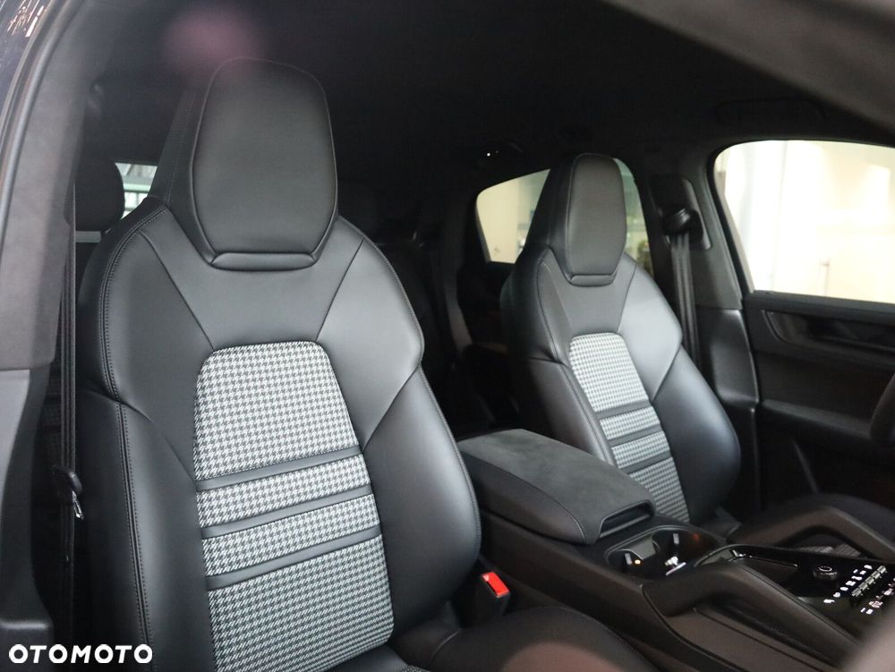 Porsche Cayenne - 17