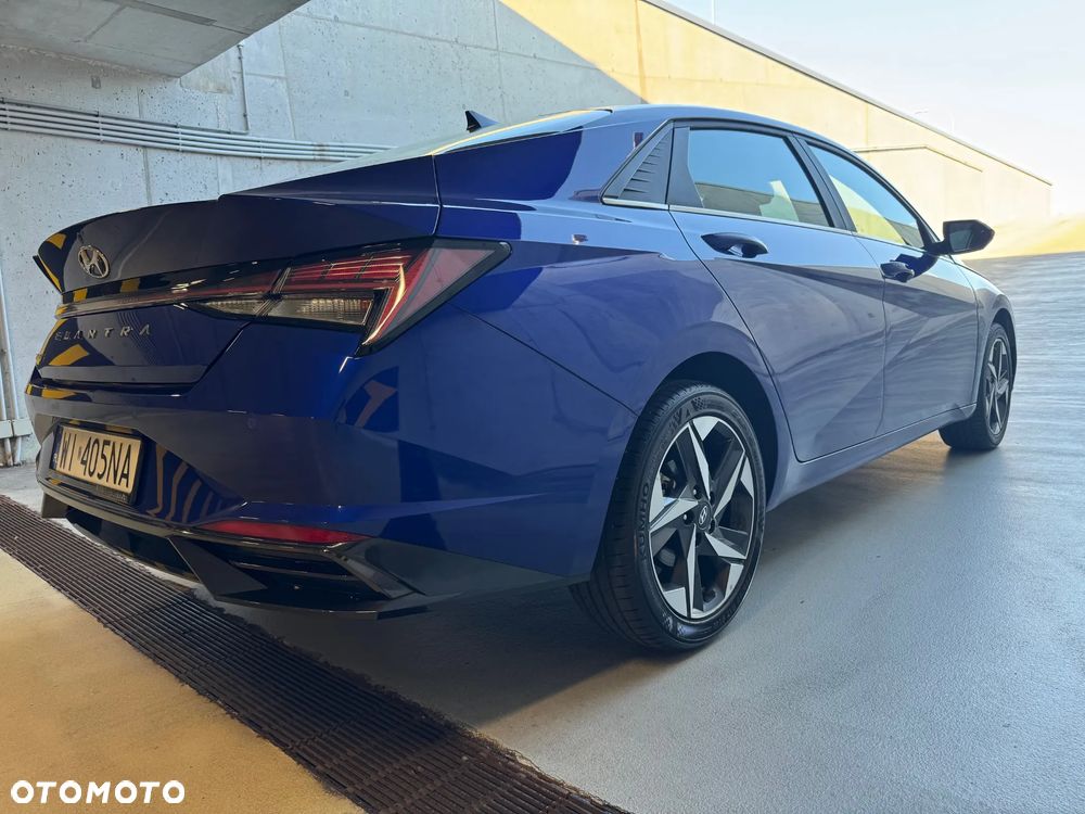 Hyundai Elantra 1.6 Executive CVT - 4