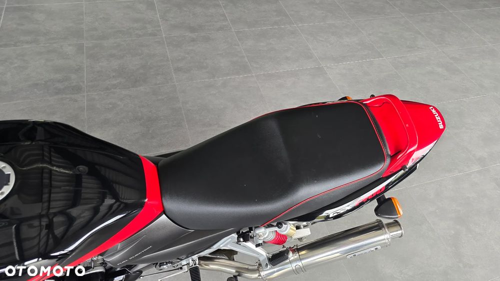 Suzuki GSX - 23