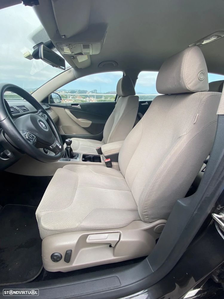 VW Passat Variant 2.0 TDI Highline - 13