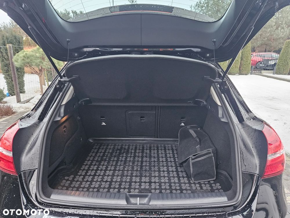 Mercedes-Benz GLA 200 7G-DCT AMG Line - 22