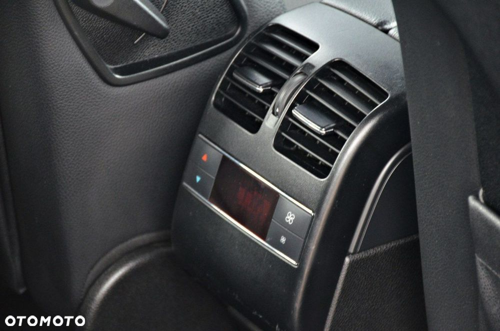 Mercedes-Benz GLK - 25