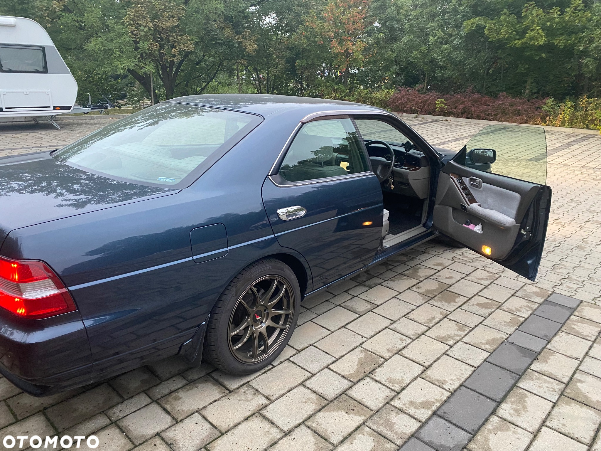 Nissan Laurel - 9