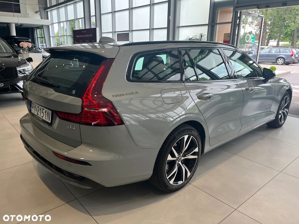 Volvo V60 B4 B Plus Dark - 5