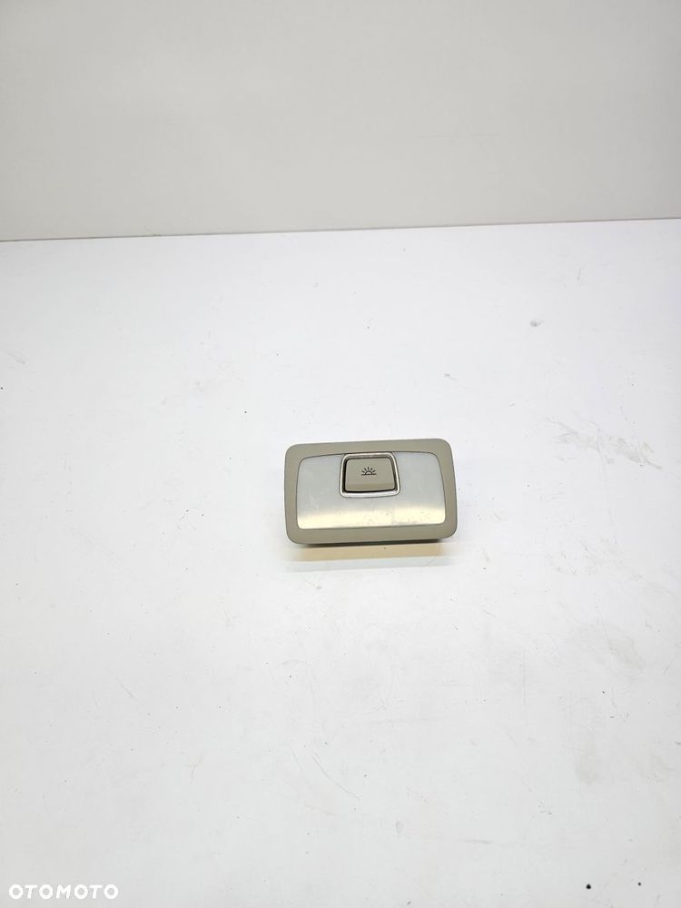 OŚWIETLENIE KABINY AUDI A6 C6 Q7 4L 4L0947124A - 1