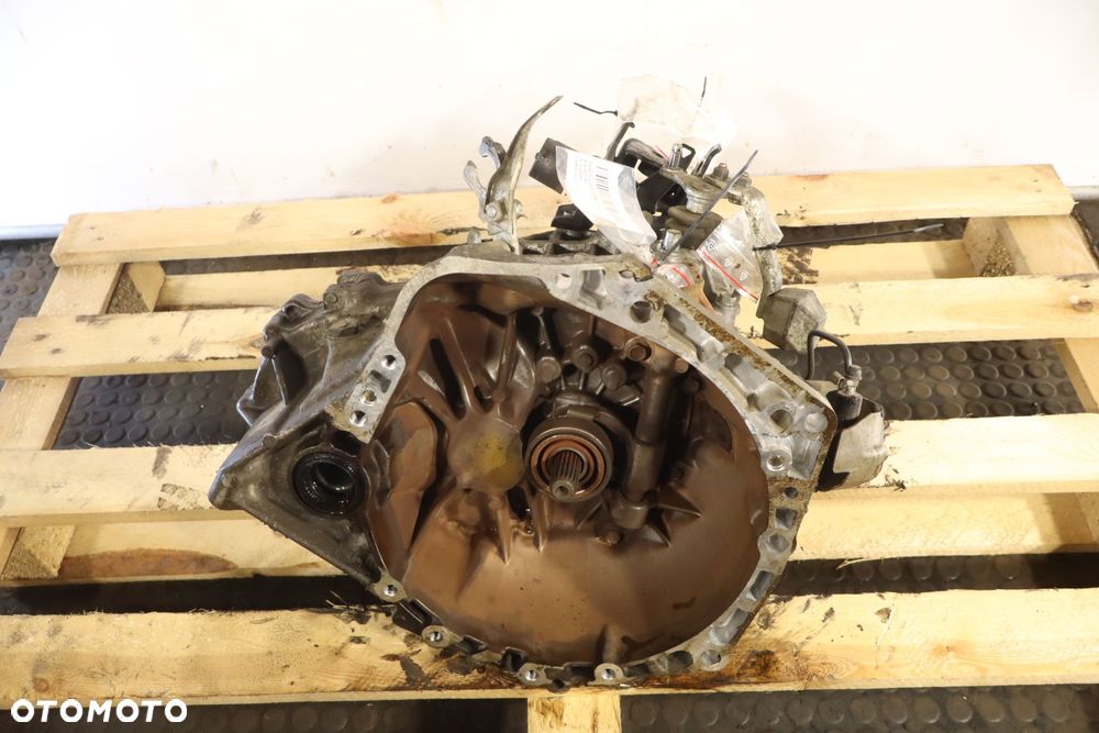 SKRZYNIA BIEGÓW 5 BIEGOWA YARIS III 1.0 20TT06 - 5