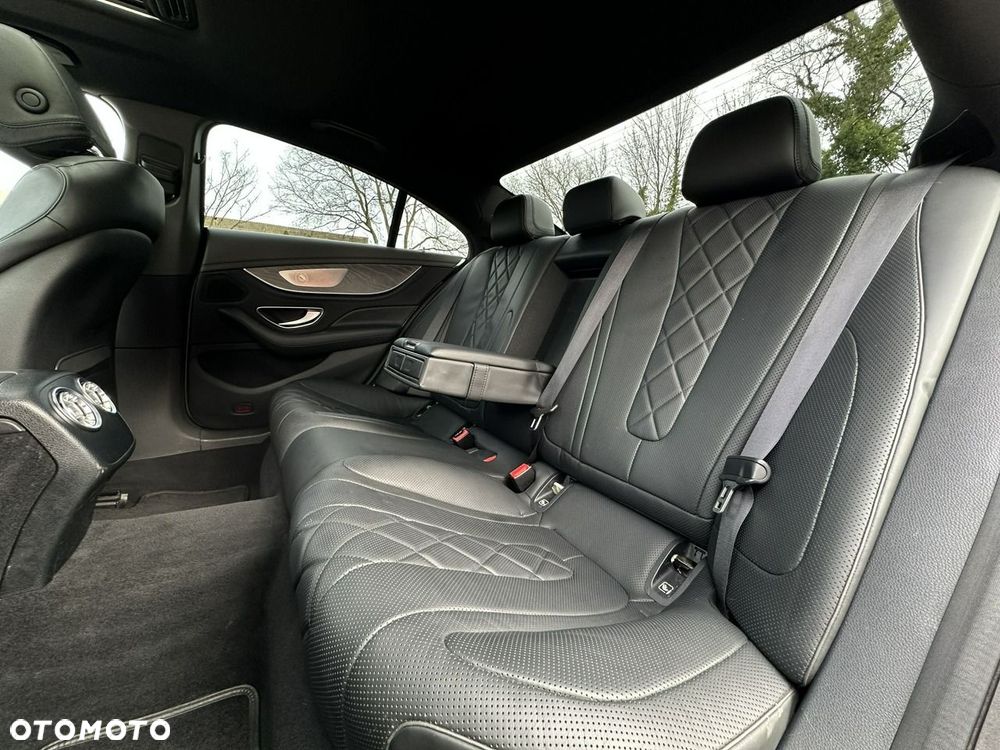 Mercedes-Benz CLS - 11