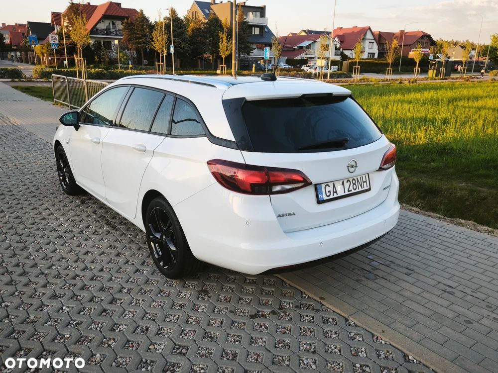 Opel Astra 1.4 T Dynamic - 4