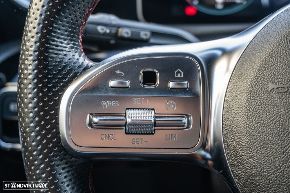 Mercedes-Benz A 180 AMG Line - 17