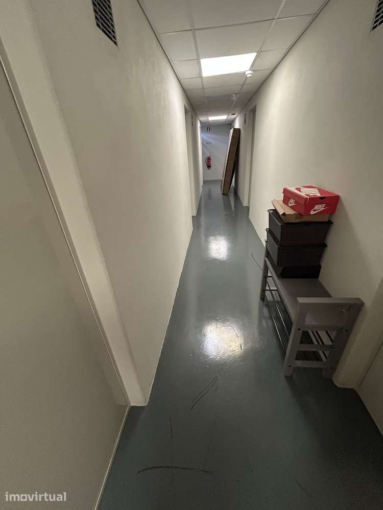 Lugar de Garagem (12m2) + Arrecadação (6m²) com Segurança 24h - Grande imagem: 4/7