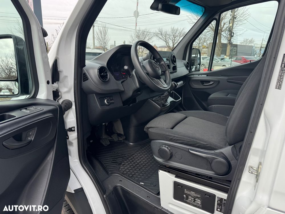 Mercedes-Benz Sprinter - 10