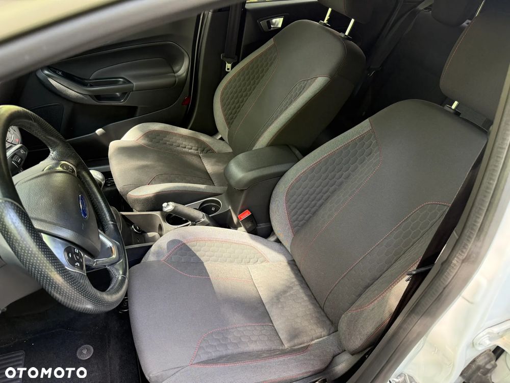 Ford Fiesta - 15