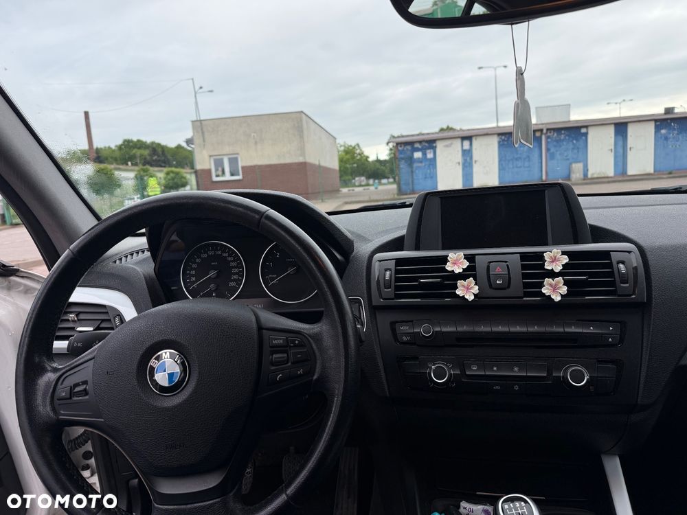 BMW Seria 1 116i - 8