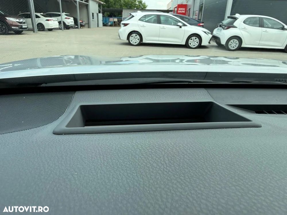 Toyota Camry 2.5 Exclusive - 32