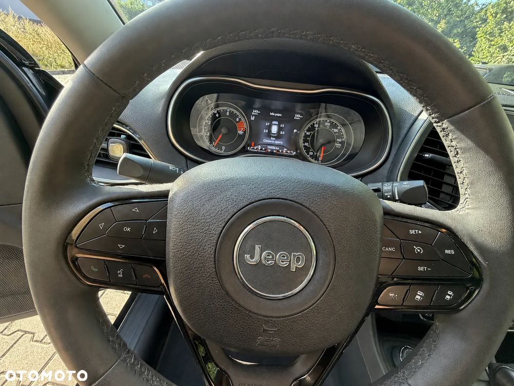 Jeep Cherokee - 26