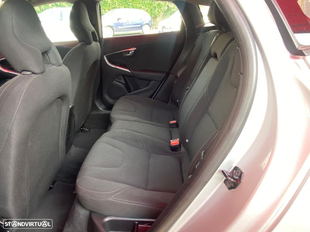 Volvo V40 1.6 D2 Momentum - 5