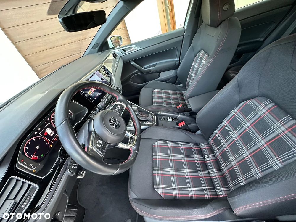 Volkswagen Polo 2.0 TSI DSG GTI - 26