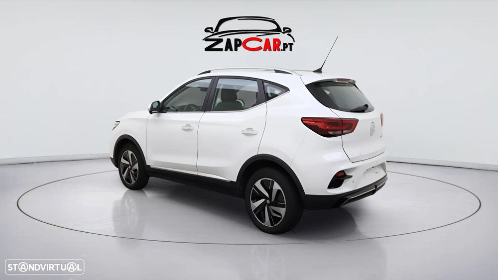 MG ZS EV 72.6 kWh Luxury OBC 11 kW - 4