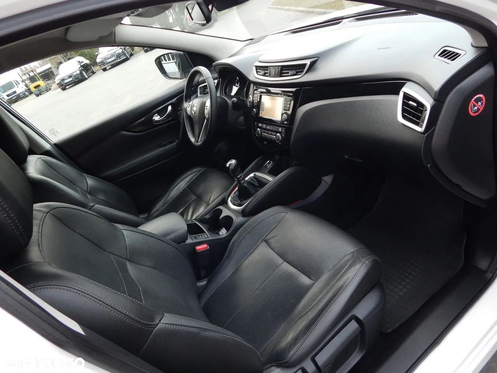 Nissan Qashqai 1.6 DCi ALL-MODE 4x4i ACENTA - 10