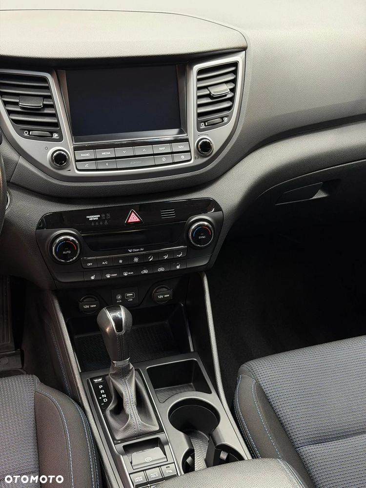 Hyundai Tucson 2.0 CRDi 4WD Automatik Style - 26