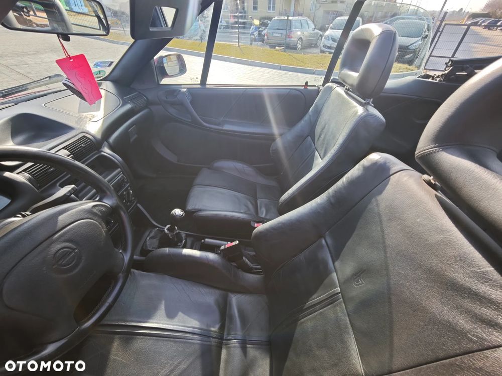 Opel Astra 1.6 GT - 12