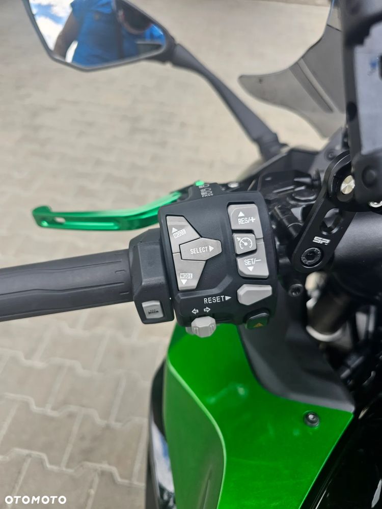 Kawasaki Ninja 1000 SX - 5