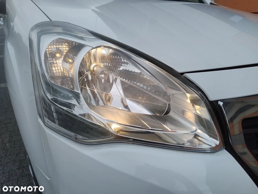Peugeot PARTNER PO LIFT 1.6 HDI (90KM) 5-BIEGÓW KLIMA TEMPOMAT TABLET STAN IDEALNY FULL OPCJA BEZWYPADKOWY SERWIS KM NIE MA RDZY ! ! ! - 26