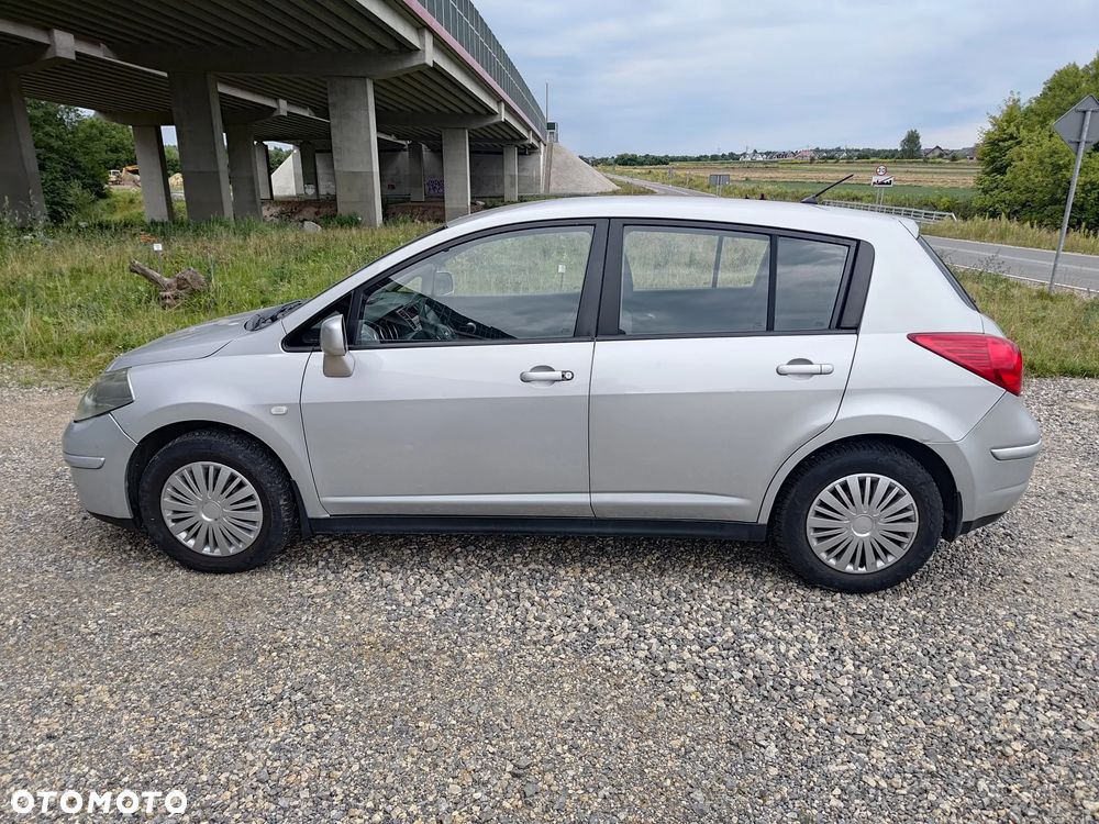 Nissan Tiida 1.6 Tekna - 3